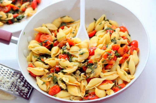 Cherry Tomato Spinach Pasta 