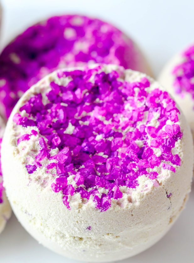  Amethyst Geode Bath Bomb is made using large crystal sea salts made with bentonite clay to detoxify and relax the body while clearing the mind. This #bathbomb is part of a birthstone collection that Shundara approved! 