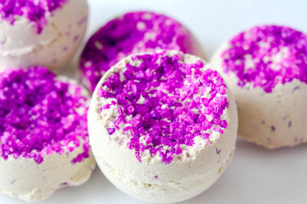  Amethyst Geode Bath Bomb is made using large crystal sea salts made with bentonite clay to detoxify and relax the body while clearing the mind. This #bathbomb is part of a birthstone collection that Shundara approved! 