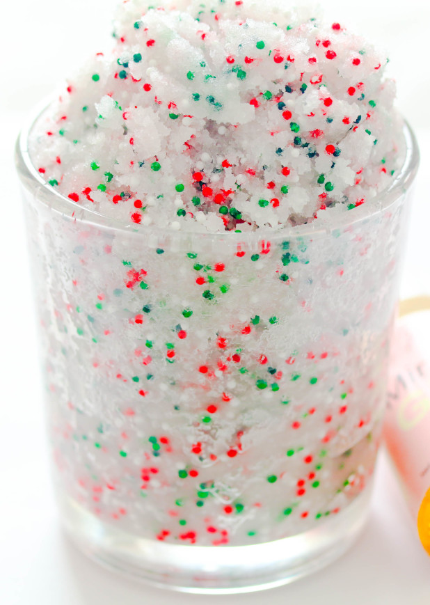 Make this easy festive chritmas cookie body scrub for a festive gift for your secret santa gifts! 