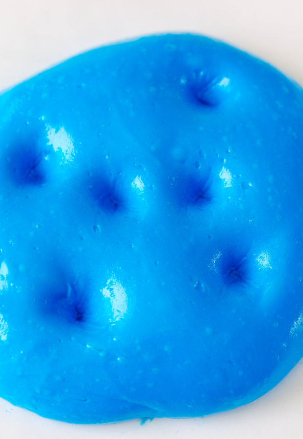 Only three major ingredients in this Edible Jelly bean slime is not only easy to make. It's fun to play with and tastes so good!