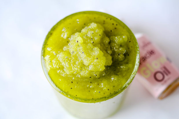 This kiwi moisturizing sugar scrub recipe for oily and dry skin is made with richly hydrating hemp seed oil and poppy seeds! 