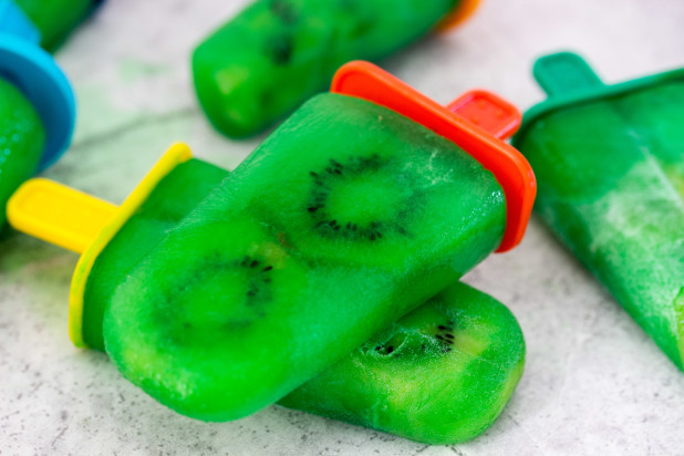 Kiwi and Lime Popsicles