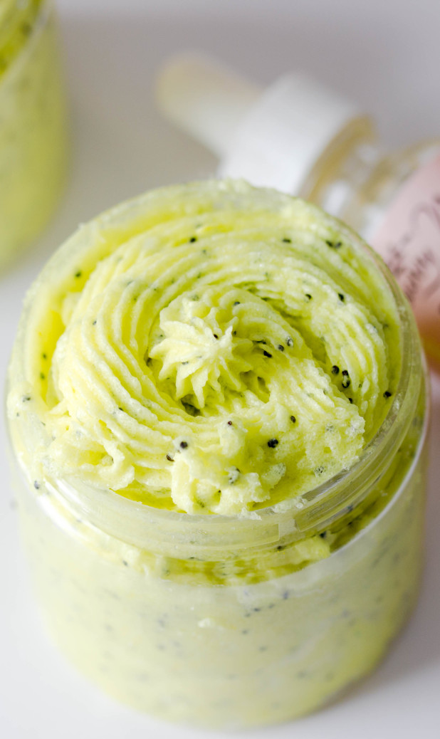 Make this this ultra moisturizing lemon poppy seed salt scrub to replenish your dry and flaky skin!