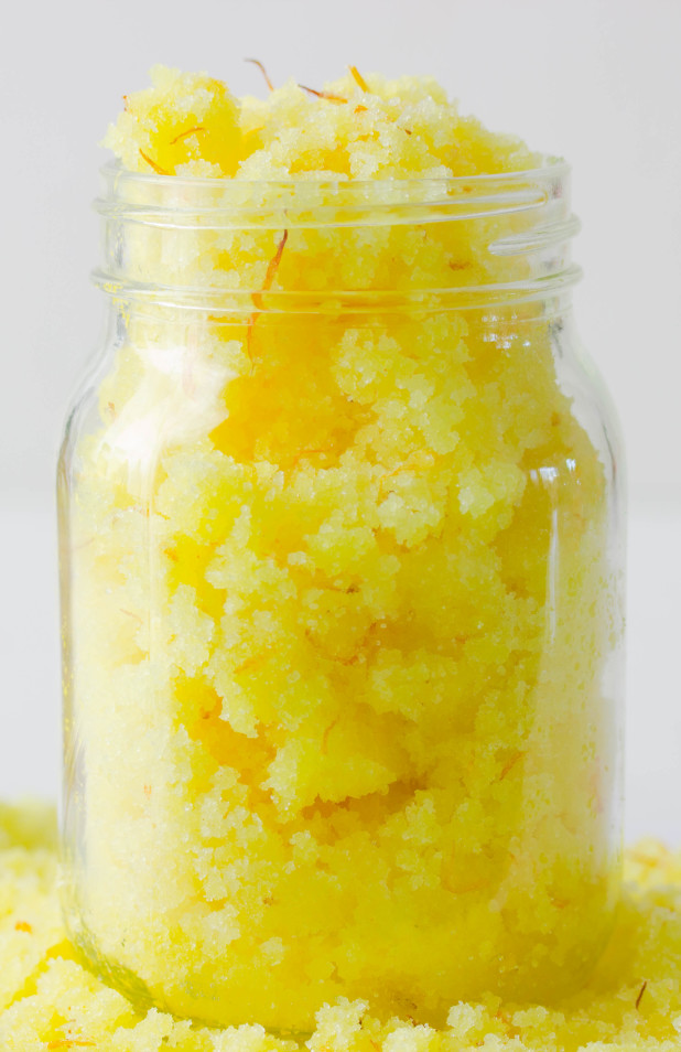 Making Lemon Body Scrub