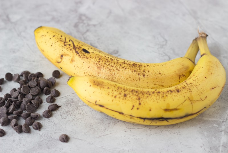 Low-Fat Chocolate Chip Banana Bread