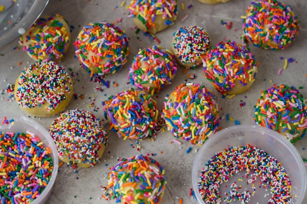 Low-fat Baked Doughnut Holes