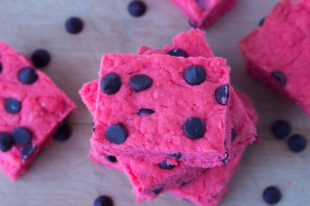 Strawberry Chocolate Chip Blondies Sugar free 