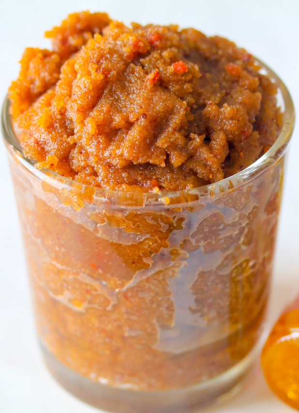 Sugar Face Polish Scrub is a wonderful dupe of Fresh Sugar Face Polish that is all natural and won't break the bank! #facescrub #sugarscrub #Shundara #diy #skincare #dupe #savynaturalista #savvynaturalista