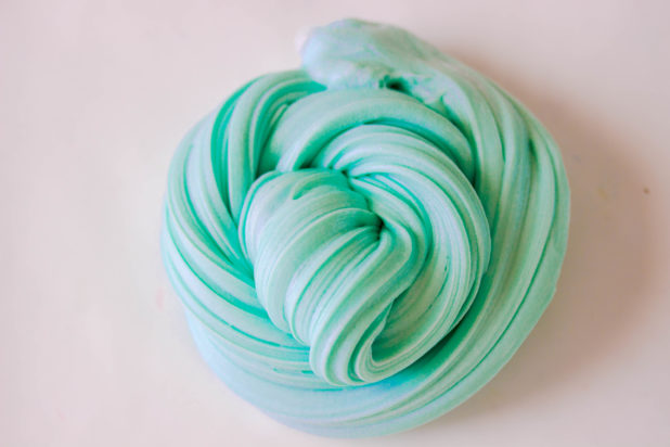 How to Make Slime with Laundry Detergent - DIY Candy