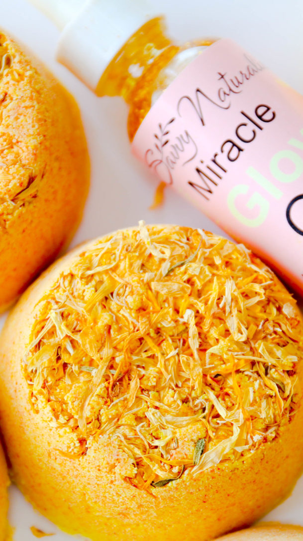 Made with all natural turmeric powder these bathbombs are not only easy to make, but contain skin loving benefits to help the skin glow! 