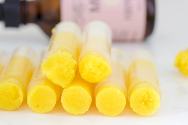 Turmeric Lip Scrub