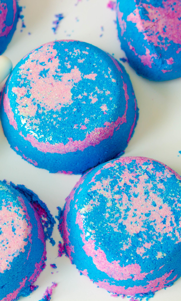 Groovy blueberry lush style bath bombs that will not only sparkle your tub, but will moisturize your skin and make you smell like a wonderful blend of patchouli and blueberries! 