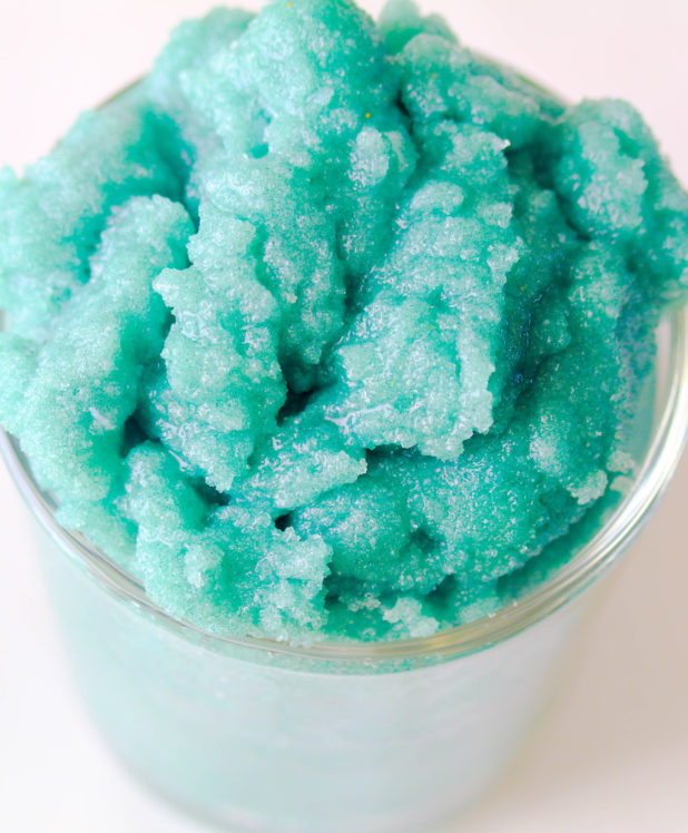 Spirulina exfoliating body scrub is high in vitamin A and a wonderful scrub to get that natural glow!