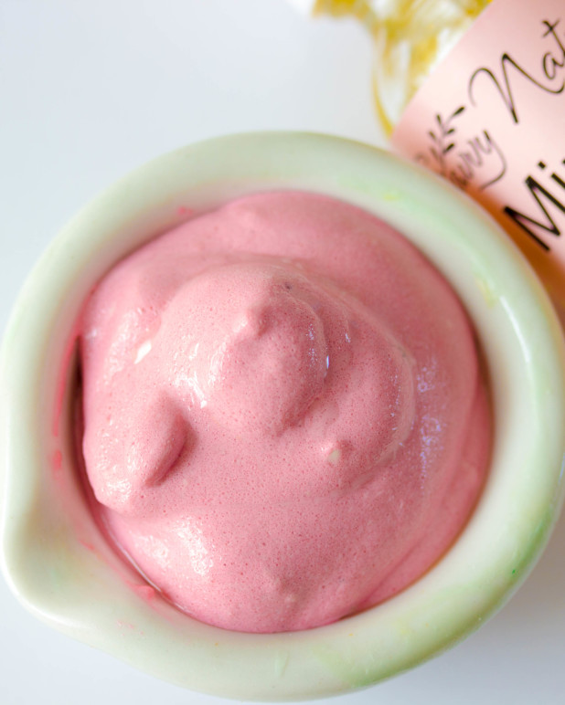 Make this easy all natural strawberry clay mask DIY is high in vitamin C and full of rich antioxidants with only a few major ingredients. 