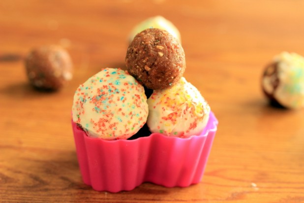 Peanut Butter Oatmeal Cookie Dough Bites